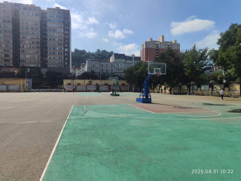 保德县篮球场