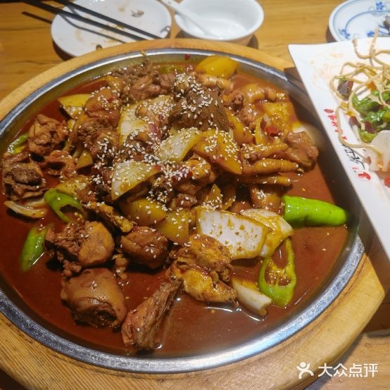 张卫忠酱爆鲜炒鸡·泥锅牛肉(御驾店)