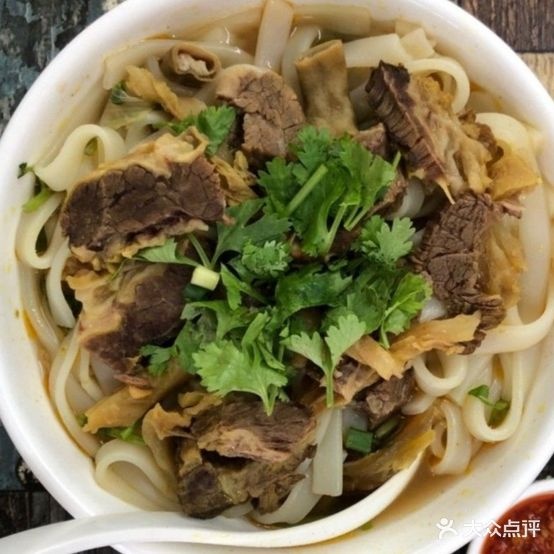 欢寻味牛腩店