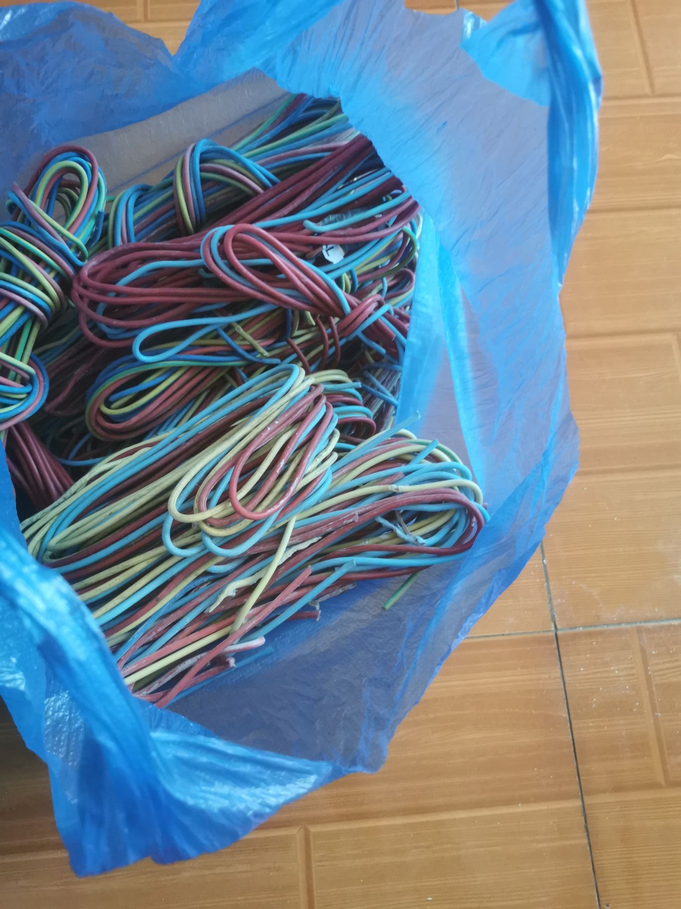二娃废品金属回收站
