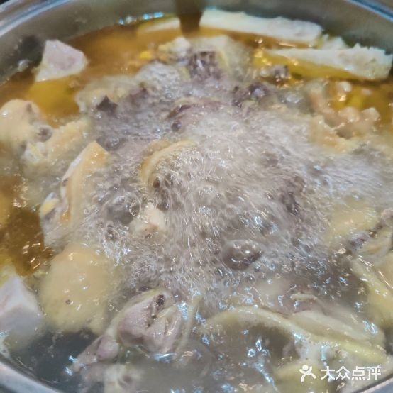 梁城椰子鸡(兴隆店)
