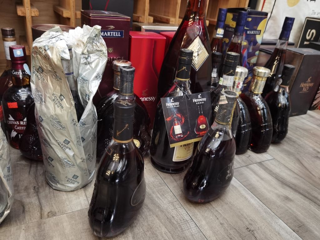 新城华诚黄金名酒回收礼品回收