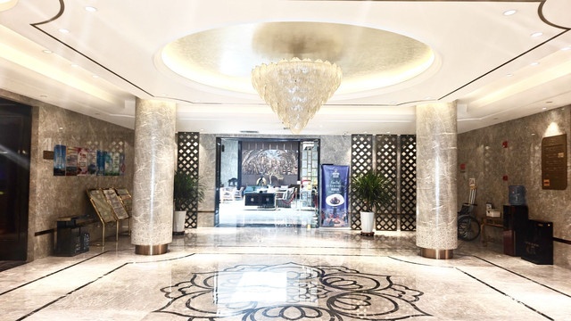 Qinghaihaohaifangdichankaifaxining Plaza
