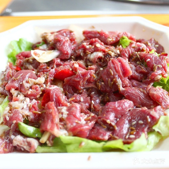 暴富鲜切牛肉自助活过
