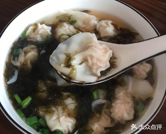 小莲小吃店美味馄饨面
