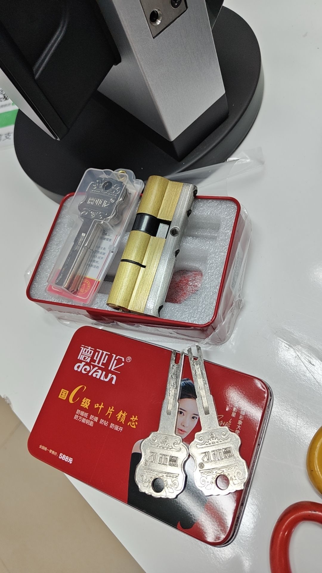 配钥匙开汽车锁配汽车钥匙搭电