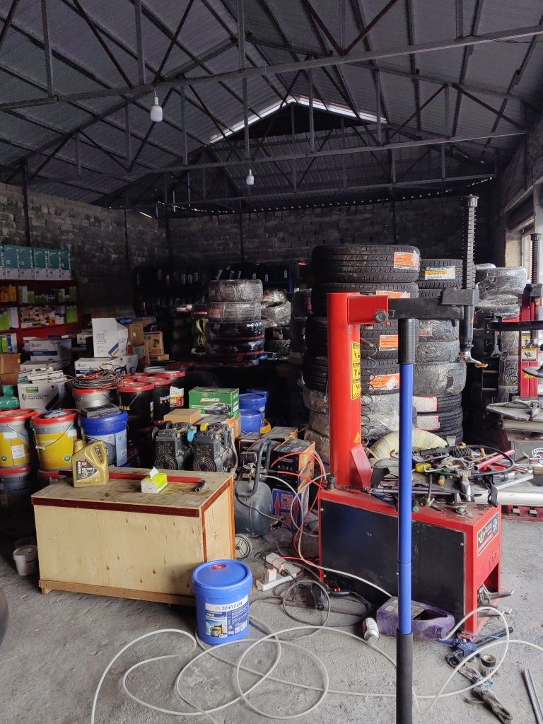 亿新汽修汽配店