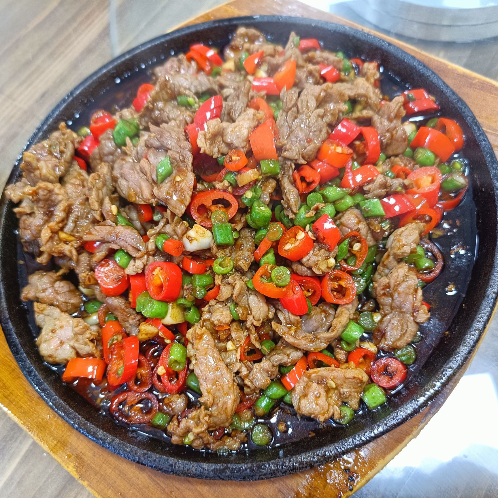 防空洞土菜馆环境