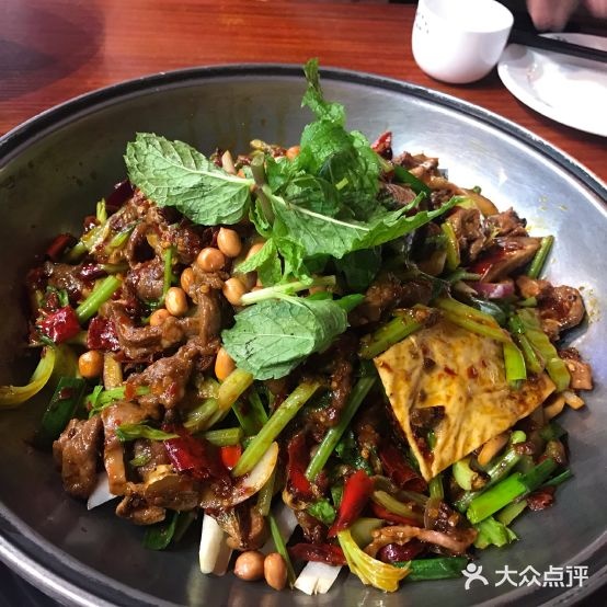 关岭干锅妞肉