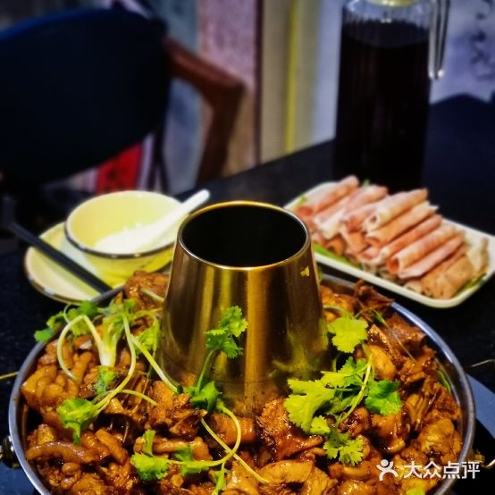 巴比酷肉肉煲(德盛广场店)