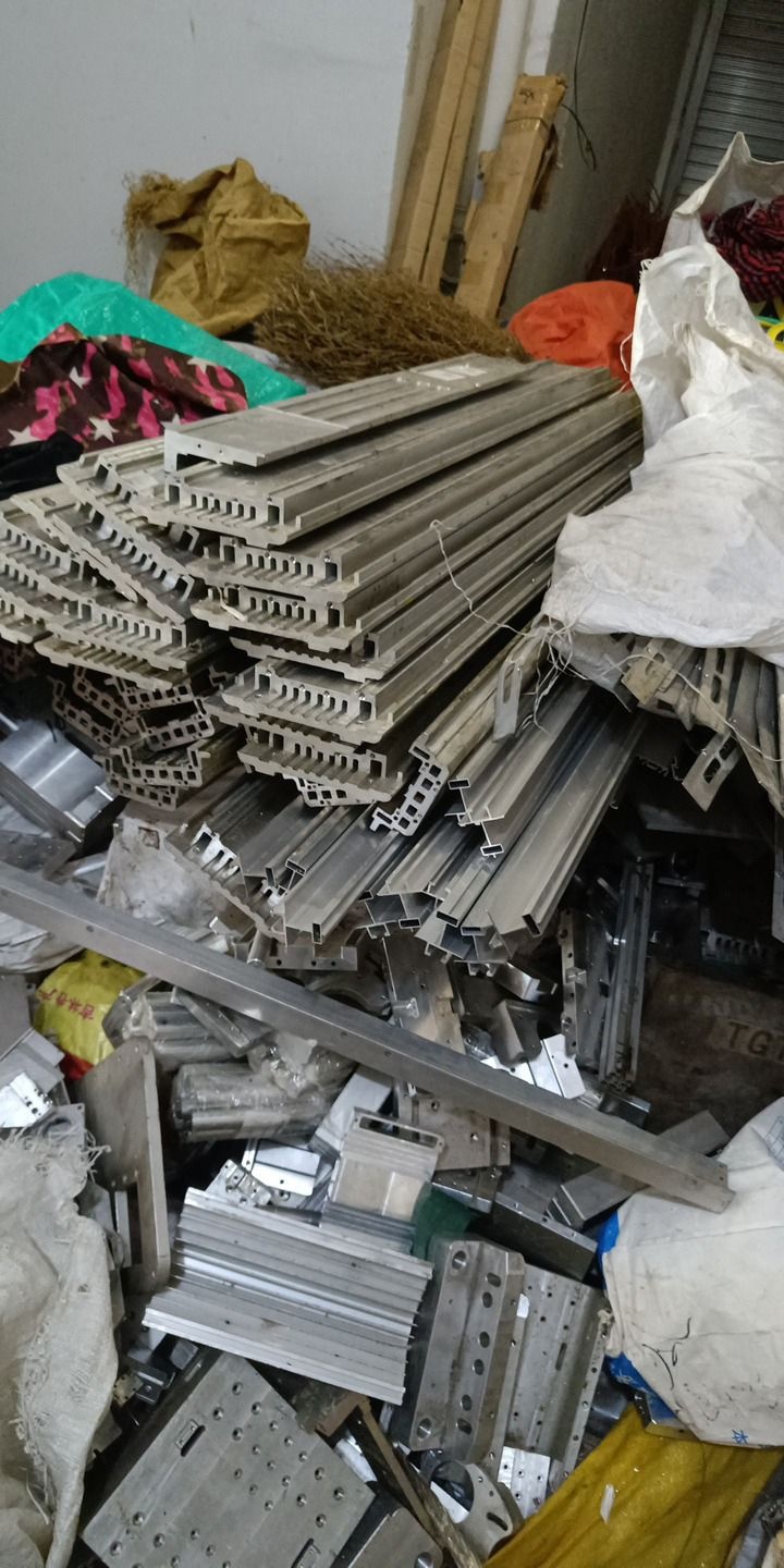 收废铜费铁废品回收站