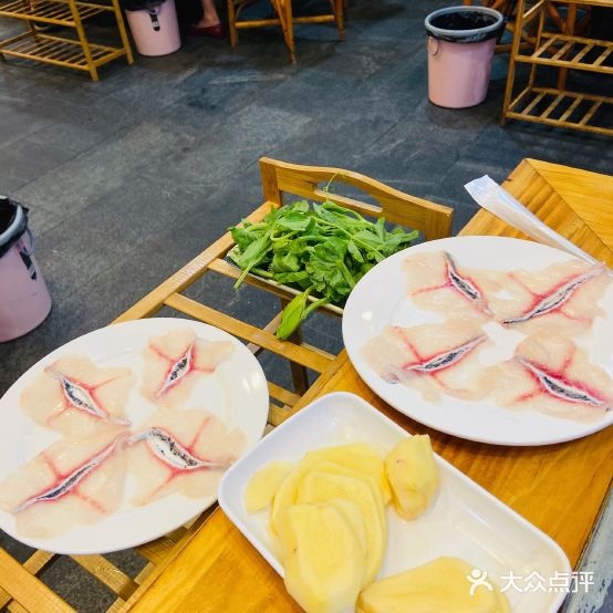 雪域冷水鱼庄丽江特色三文鱼野生菌腊拍骨(束河店)