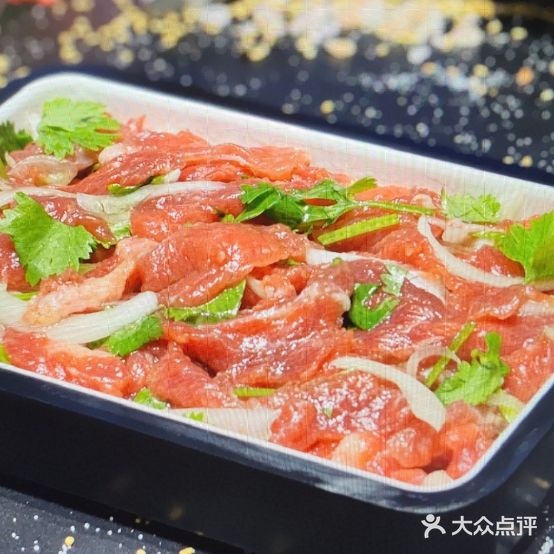 勇信囍牛集市大片靠肉