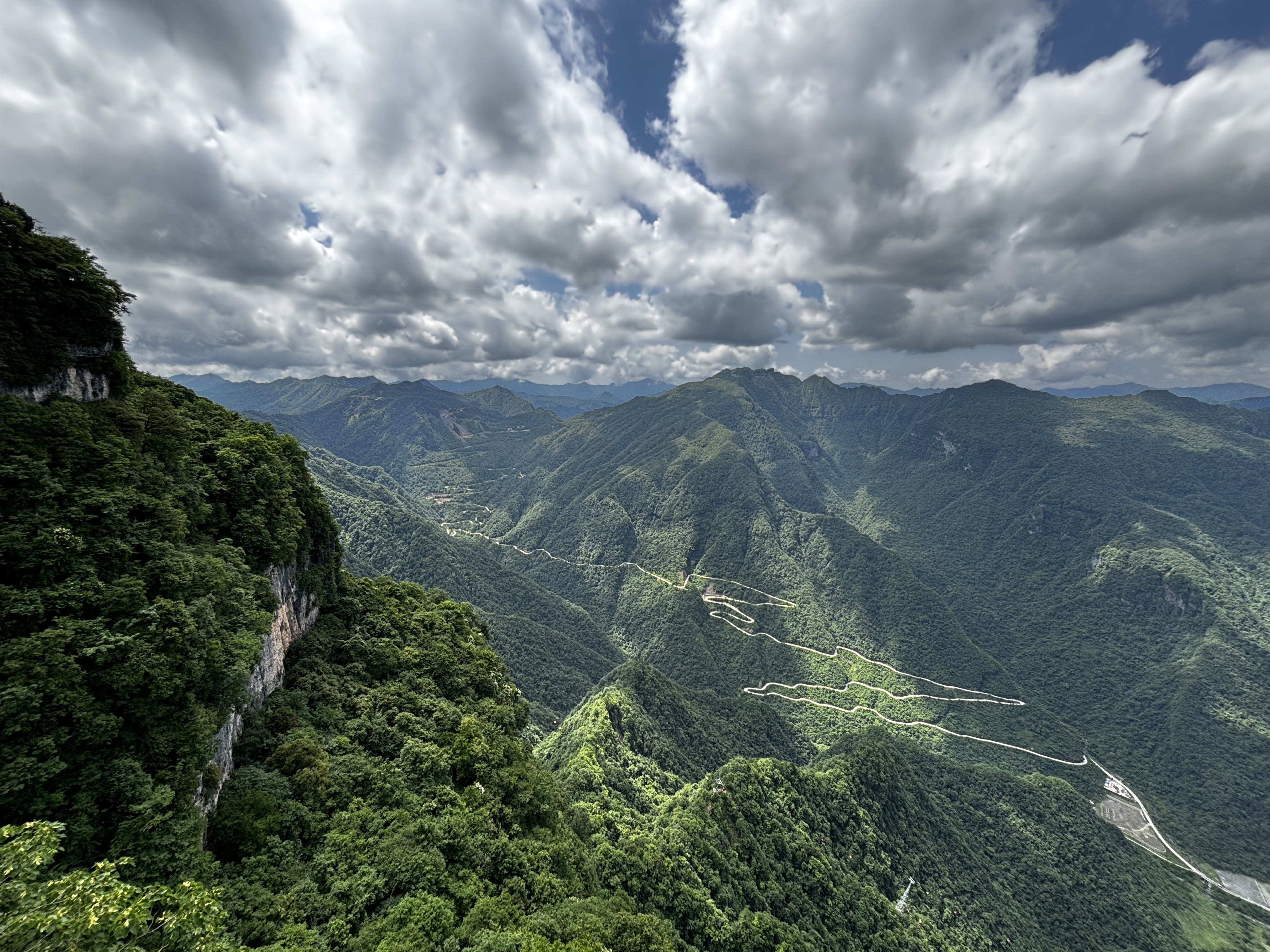 汉中龙头山-游客中心