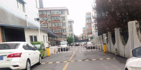 北京市昌平区龙水路与南环东路交叉路口往南约200米