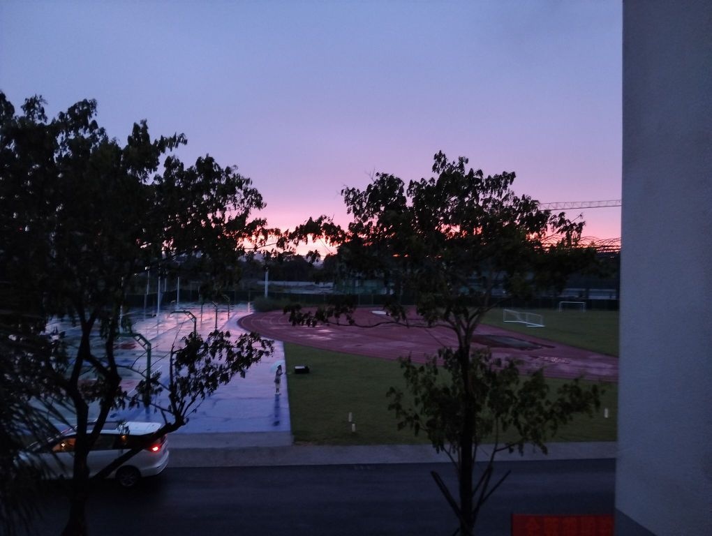 上海师范大学附属琼海中学
