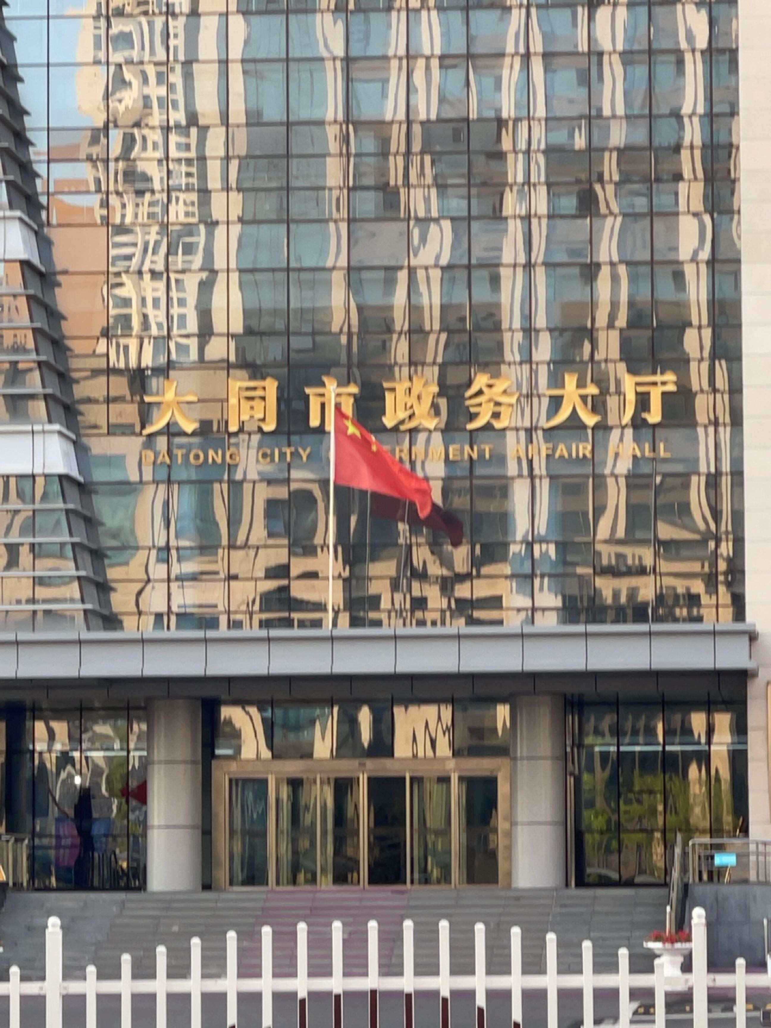 大同市政务大厅停车场-出入口