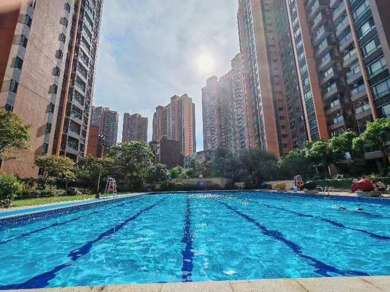 海伦心苑游泳池