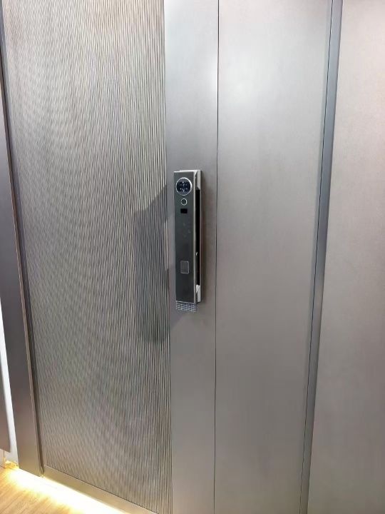 小魏开锁换锁配汽车钥匙五金