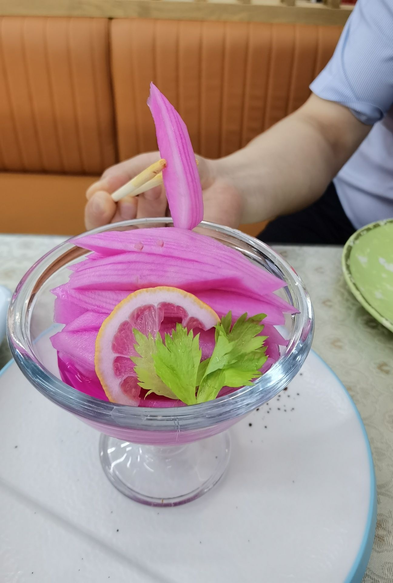 安居菜馆环境