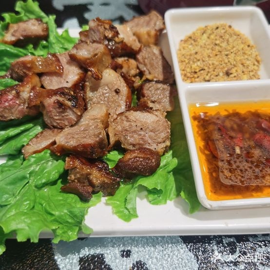 汪汪烧烤浮来春(航母店)