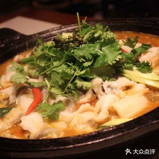 万家石锅鱼纸包鱼烧烤
