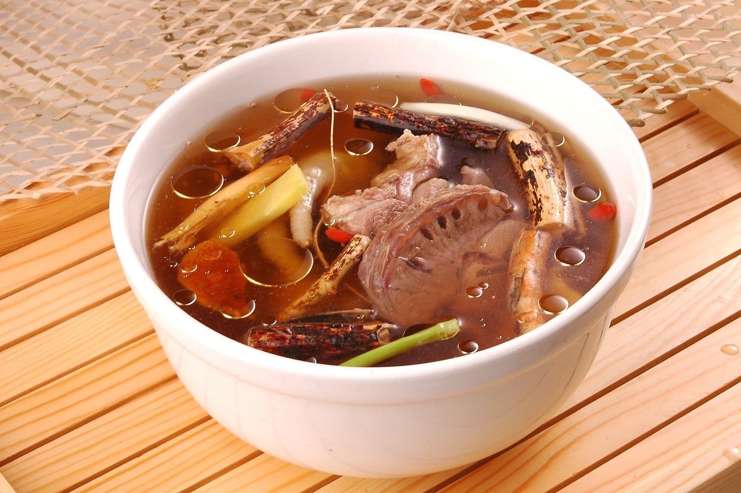 江畔鱼舫·客家菜·万绿湖河鲜