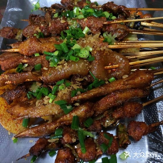 何半业烧烤