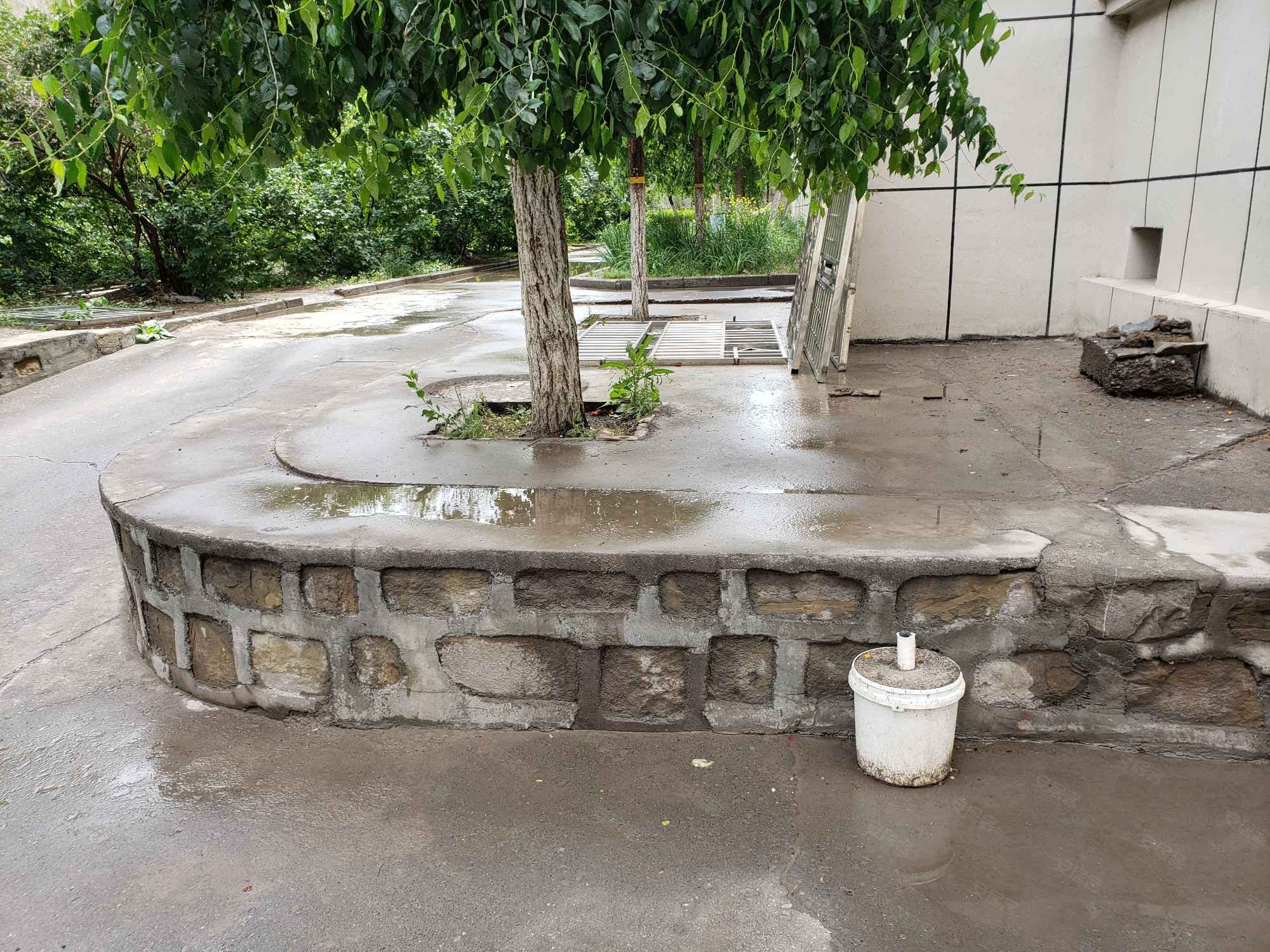 新疆维吾尔自治区交通运输厅六道湾住宅小区