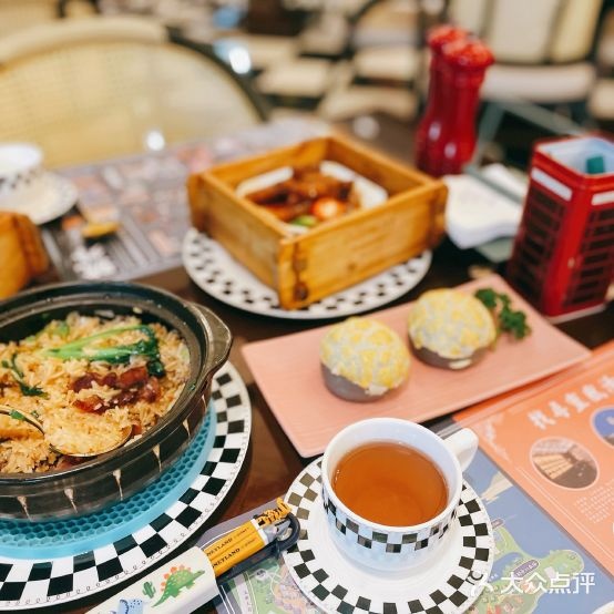 比邻餐馆