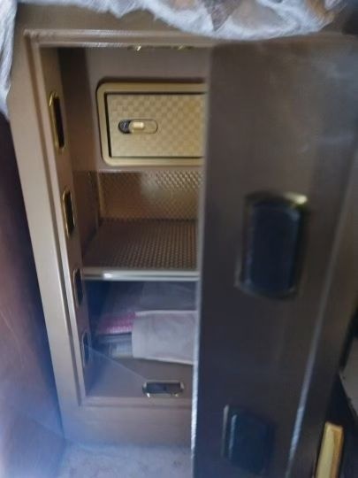 警盾安防开锁配汽车钥匙
