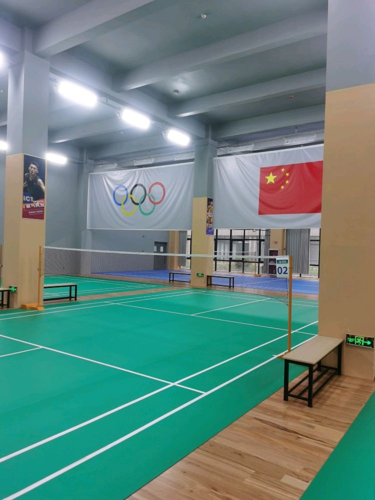 青羽羽毛球俱乐部