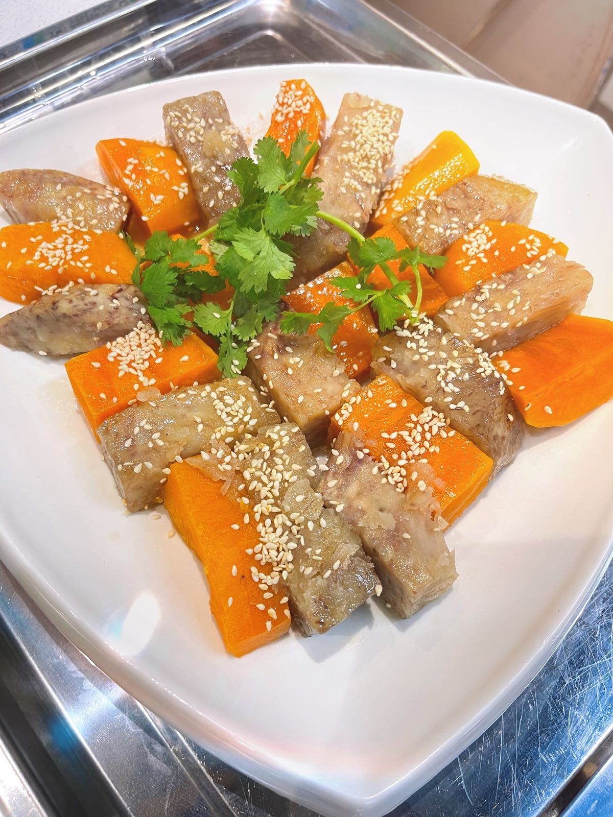 白毛海鲜大排档(海旁路店)