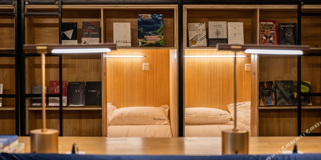 成都Have a Book Night青年旅舍(成都尊城国际公寓店)
