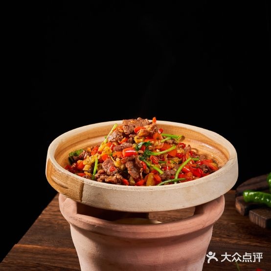 湘约屋坎上·土家民委菜(三花国际店)