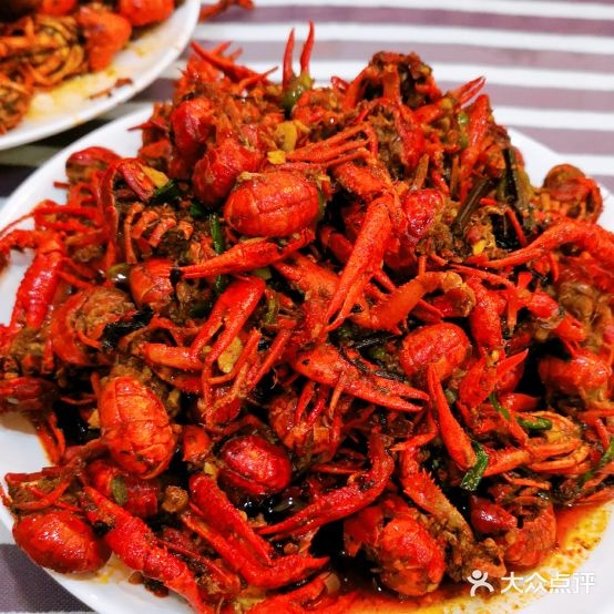 威海宾馆海鲜小龙虾烧烤涮自