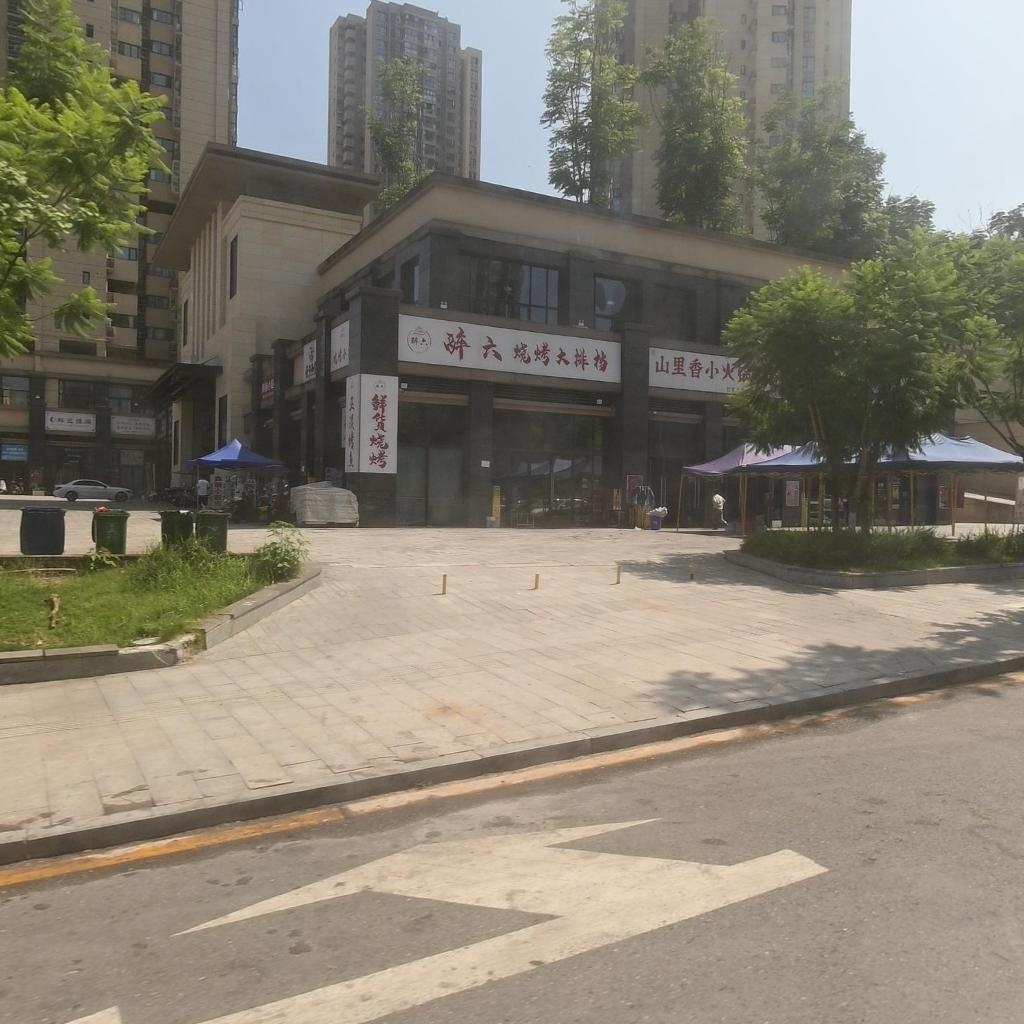 醉六烧烤地摊渣渣火锅