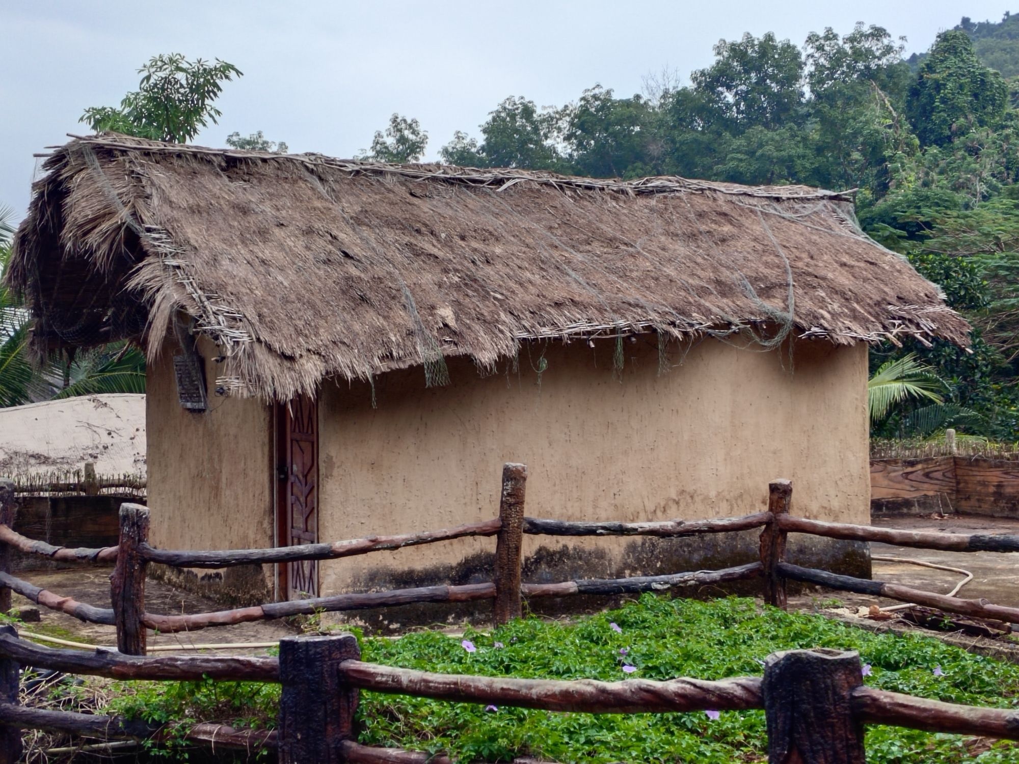 海南槟榔谷黎苗文化旅游区-员工宿舍区
