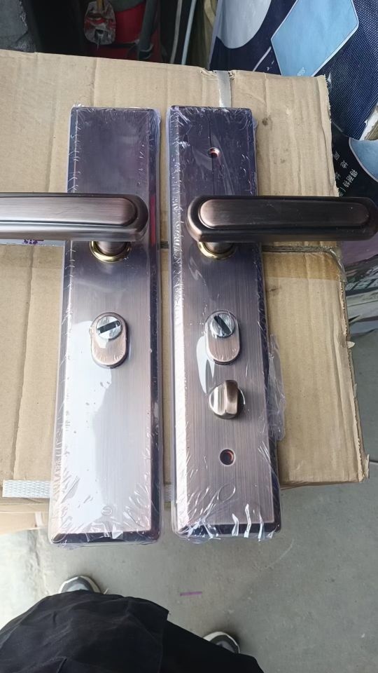 专业开锁换锁芯