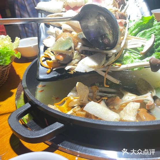 咕咕青溷头锗野生菌火锅(雄业金都店)