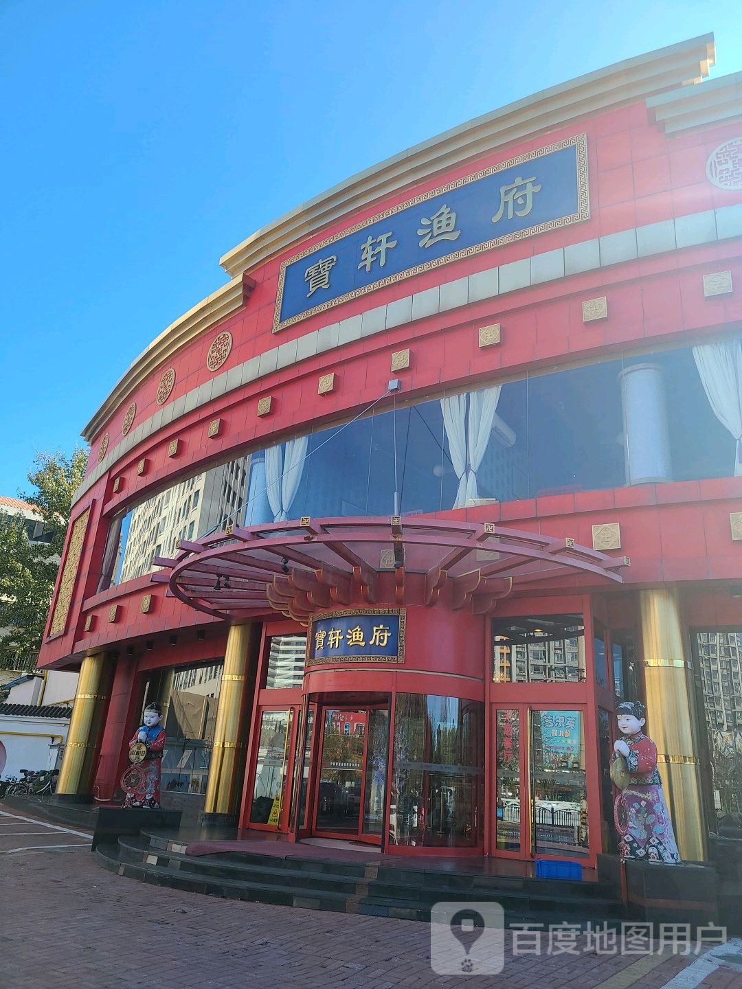 晓春里西侧停车场