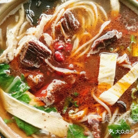 特色砂锅米线