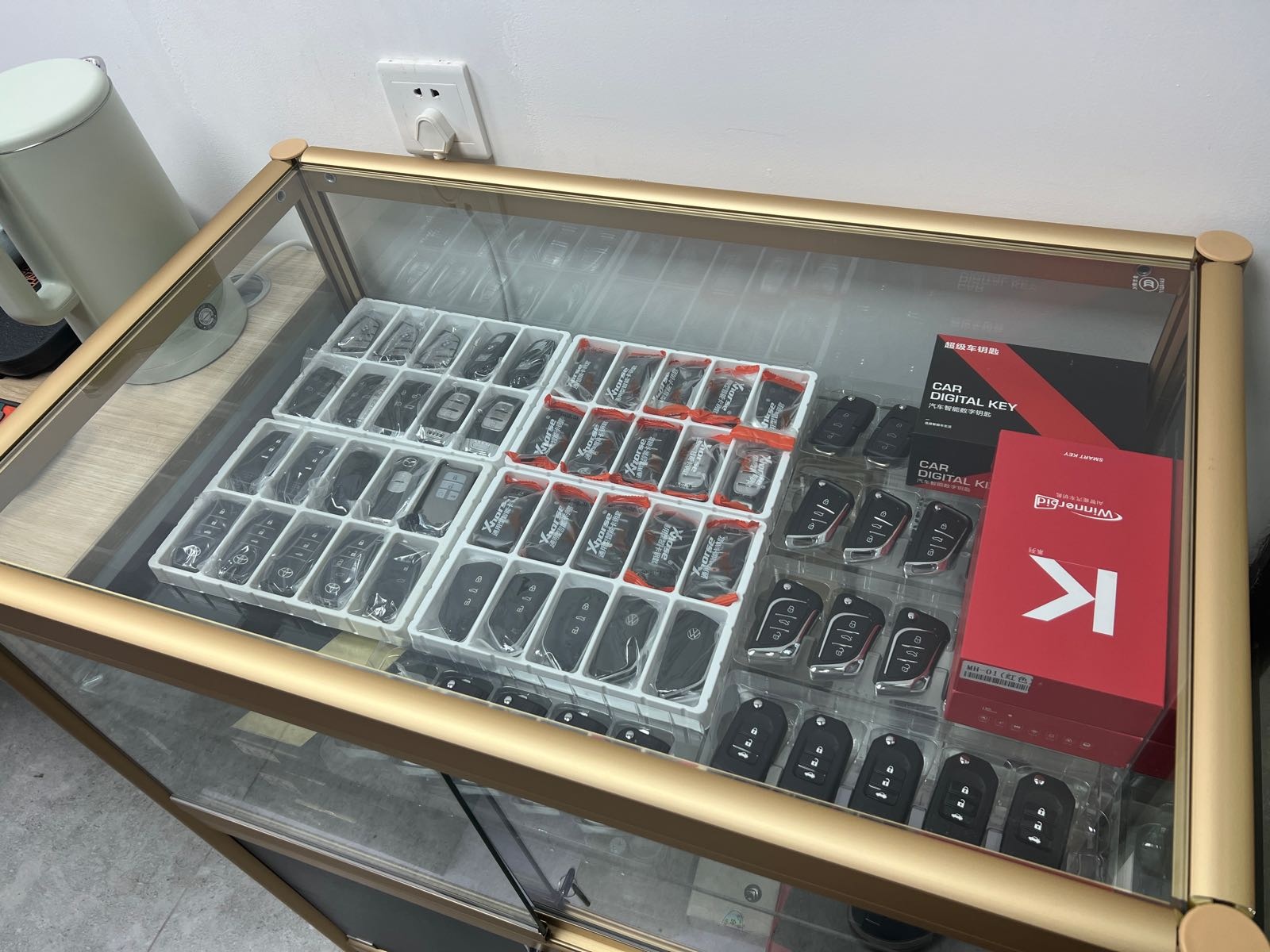 卓越开锁汽车钥匙