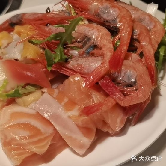 嵛九鲇月海海鲜自助(世纪东方店)