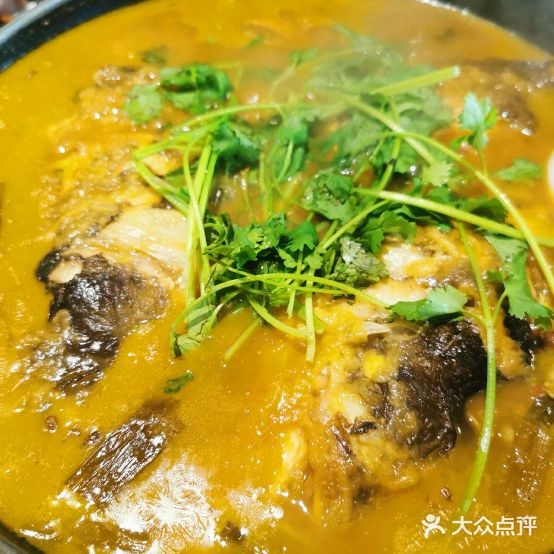 长寿村鱼头捞饭