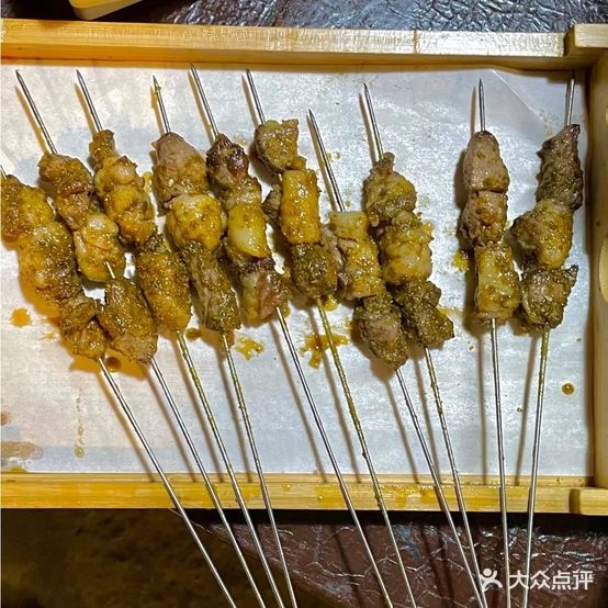 大佬吃羊肉串(文沃店)