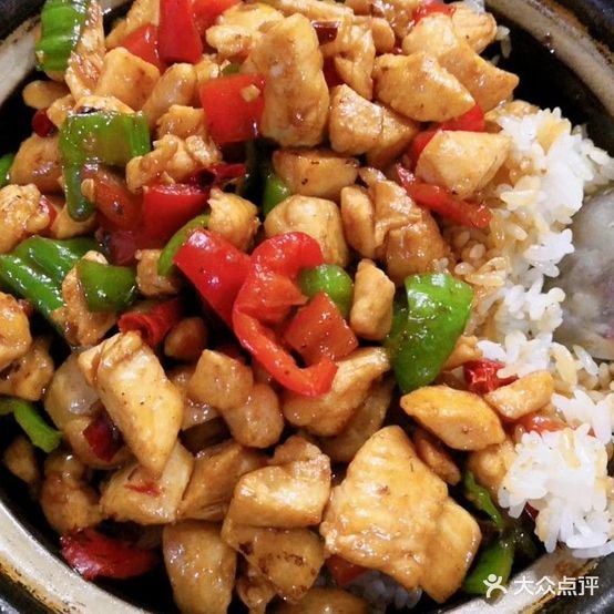 聚美味煲仔饭(渔沟店)