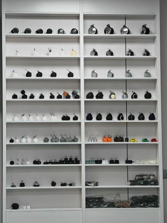 陆丰市甲子君日五金塑料厂