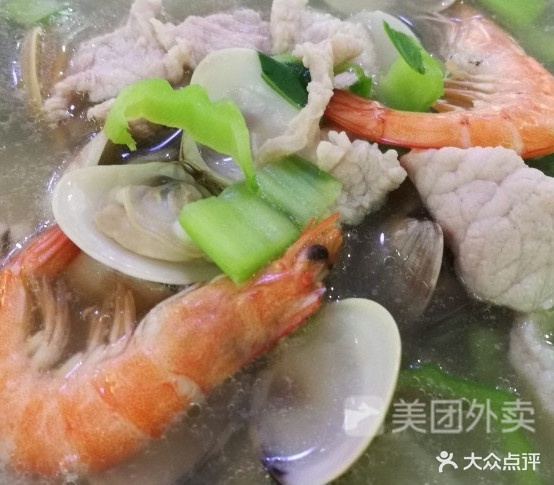钟以长牛肉海鲜粉(深港路店)