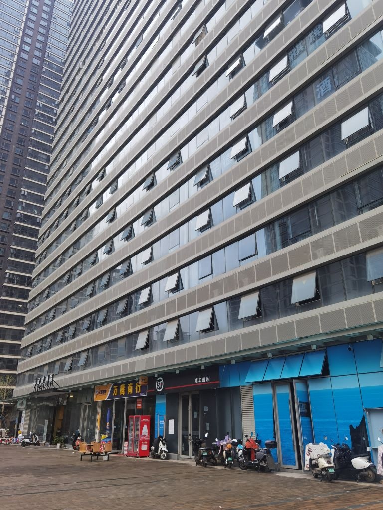 昆明宝悦酒店(广福路大商汇店)